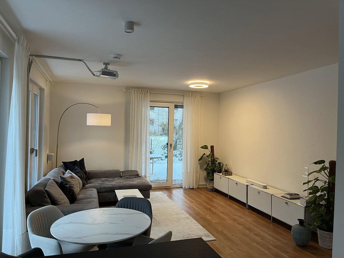 Prenájom bytu 3-izbový 86 m², Uhlenhorster Weg 29A, Hamburg, Hamburg Prenájom bytu 3-izbový 86 m², Uhlenhorster Weg 29A, Hamburg, Hamburg