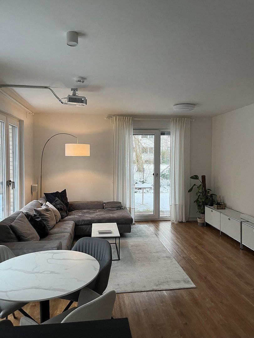 Prenájom bytu 3-izbový 86 m², Uhlenhorster Weg 29A, Hamburg, Hamburg Prenájom bytu 3-izbový 86 m², Uhlenhorster Weg 29A, Hamburg, Hamburg