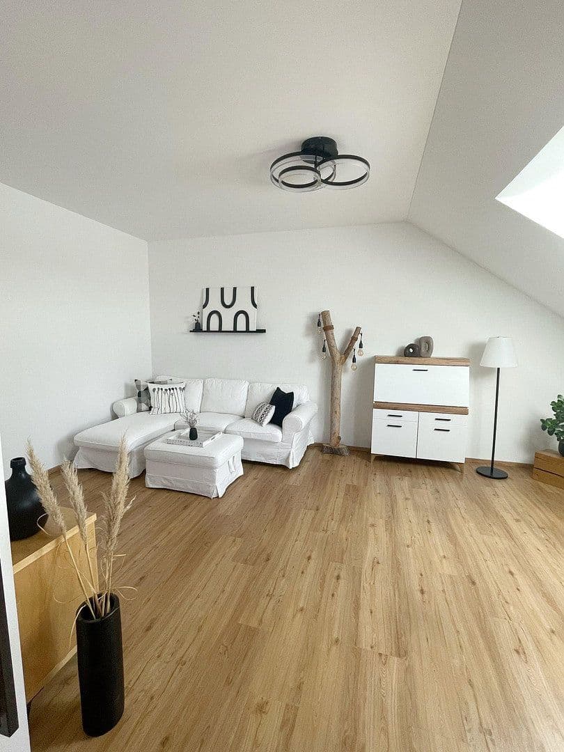 Prenájom bytu 3-izbový 95 m², Hohenthann, Bavorsko Prenájom bytu 3-izbový 95 m², Hohenthann, Bavorsko