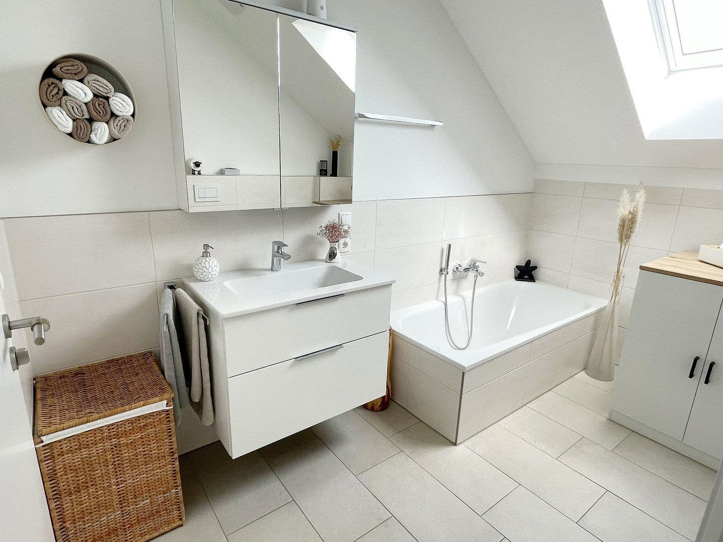 Prenájom bytu 3-izbový 95 m², Hohenthann, Bavorsko Prenájom bytu 3-izbový 95 m², Hohenthann, Bavorsko