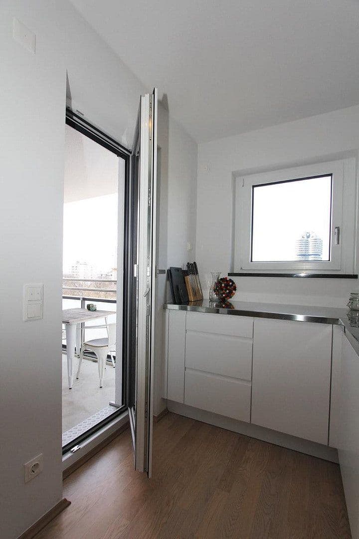 Prenájom bytu 2-izbový 48 m², München, Bavorsko Prenájom bytu 2-izbový 48 m², München, Bavorsko
