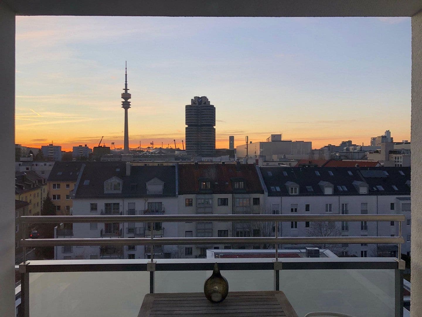 Prenájom bytu 2-izbový 48 m², München, Bavorsko Prenájom bytu 2-izbový 48 m², München, Bavorsko