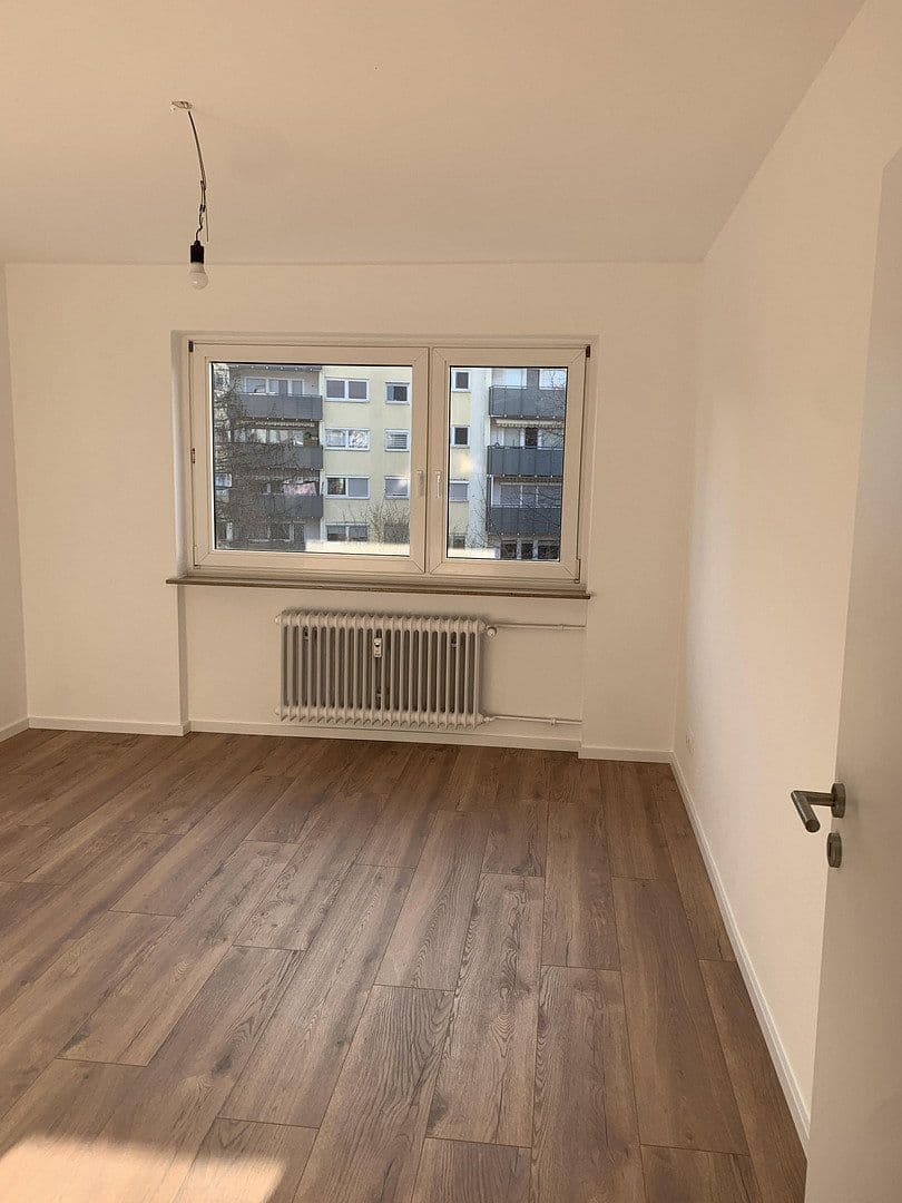 Prenájom bytu 2-izbový 57 m², Heddingheimer Str. 9, Hattersheim am Main, Hesensko Prenájom bytu 2-izbový 57 m², Heddingheimer Str. 9, Hattersheim am Main, Hesensko