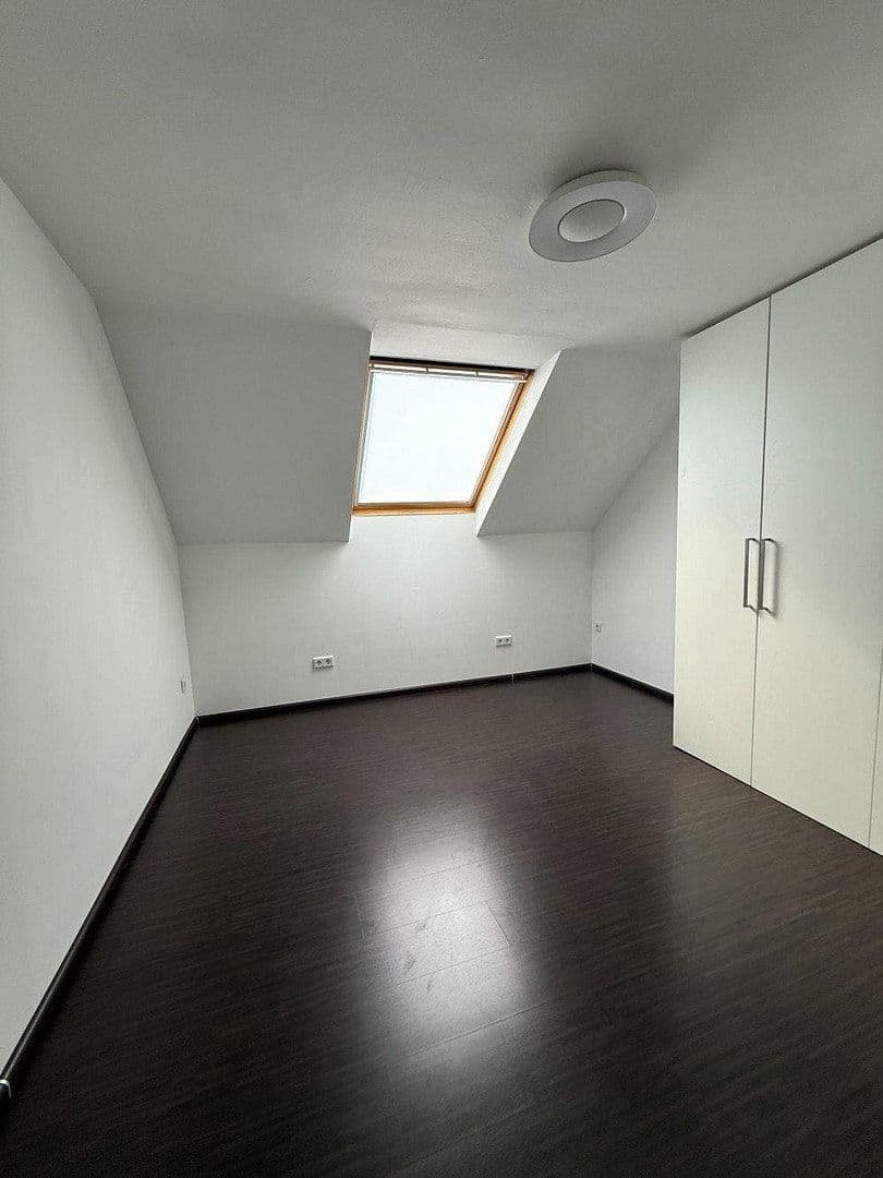 Predaj bytu 3-izbový 95 m², Frankfurt am Main, Hesensko Predaj bytu 3-izbový 95 m², Frankfurt am Main, Hesensko