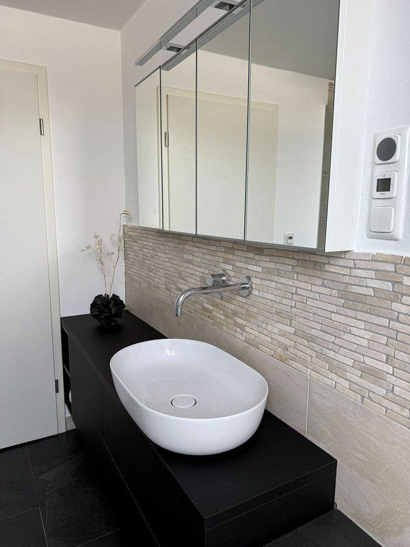 Predaj bytu 3-izbový 95 m², Frankfurt am Main, Hesensko Predaj bytu 3-izbový 95 m², Frankfurt am Main, Hesensko