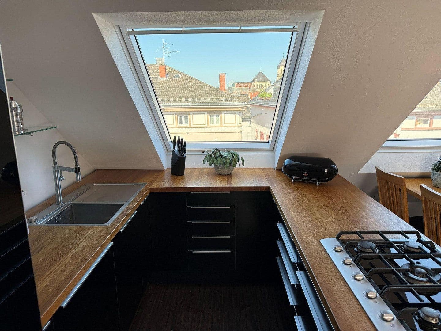 Predaj bytu 3-izbový 95 m², Frankfurt am Main, Hesensko Predaj bytu 3-izbový 95 m², Frankfurt am Main, Hesensko
