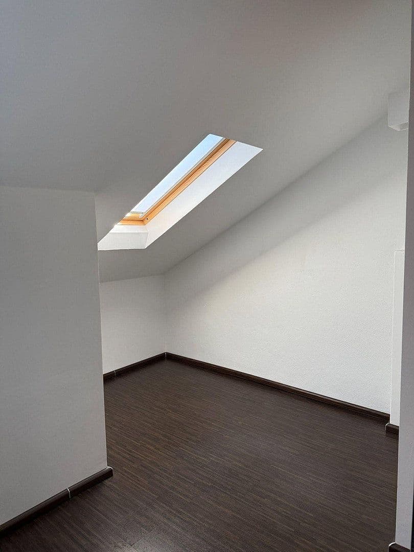 Predaj bytu 3-izbový 95 m², Frankfurt am Main, Hesensko Predaj bytu 3-izbový 95 m², Frankfurt am Main, Hesensko