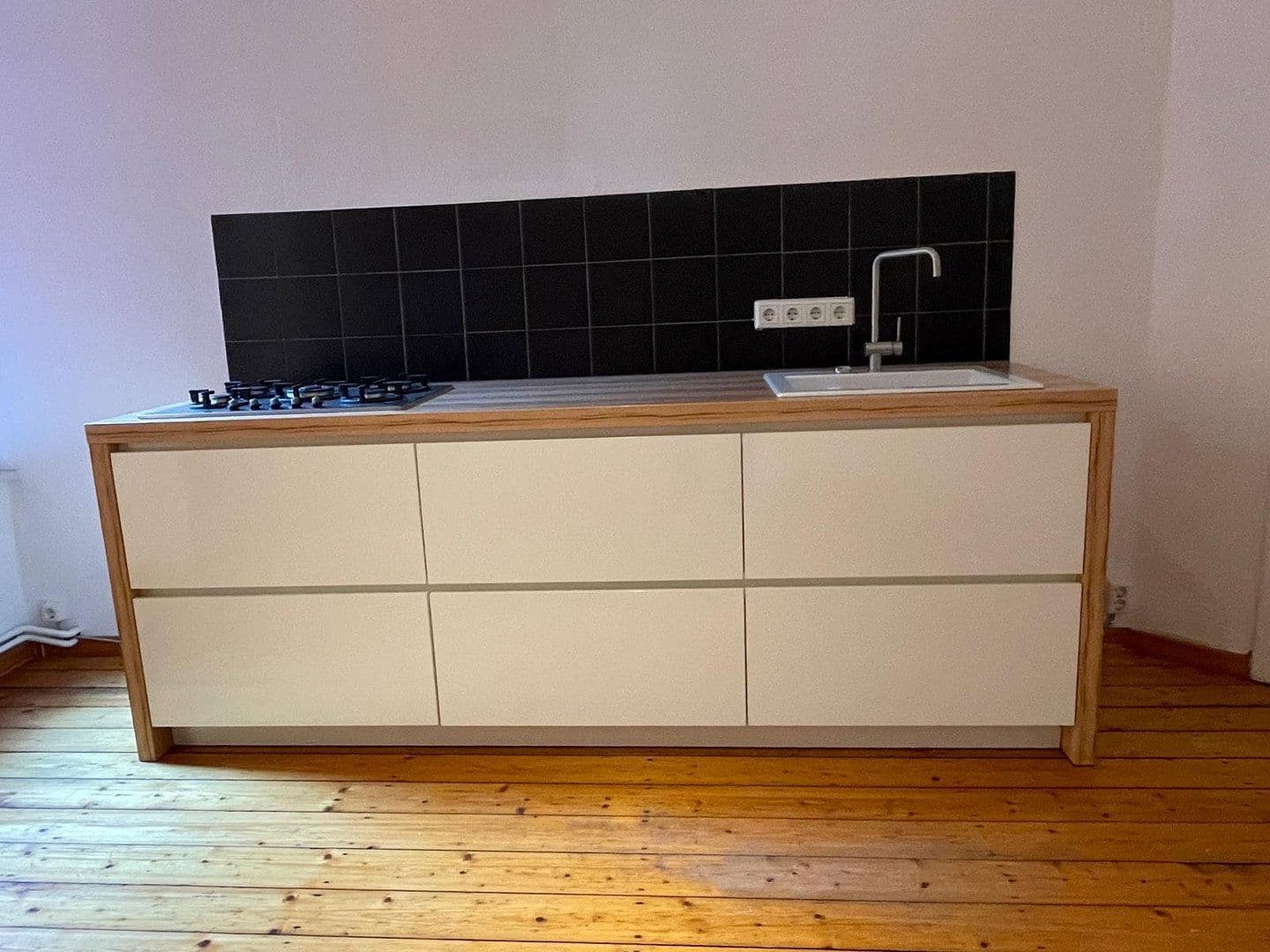 Prenájom bytu 2-izbový 69 m², Hahnenstraße 9, Hannover, Dolné Sasko Prenájom bytu 2-izbový 69 m², Hahnenstraße 9, Hannover, Dolné Sasko