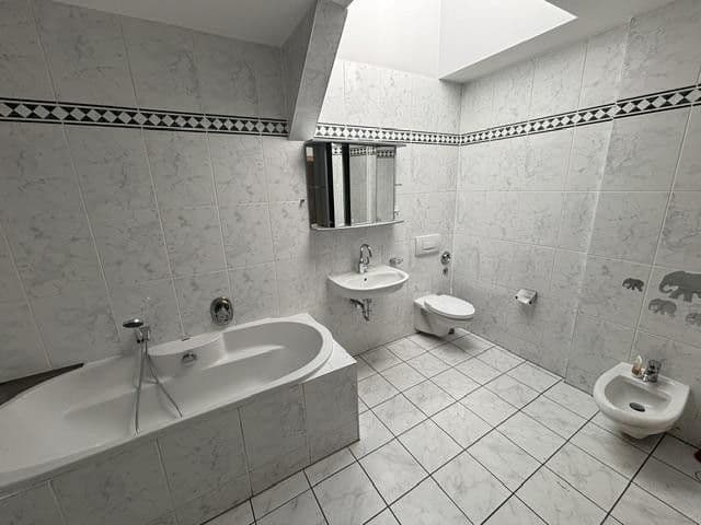 Prenájom bytu 3-izbový 85 m², Wiesbaden, Hesensko Prenájom bytu 3-izbový 85 m², Wiesbaden, Hesensko