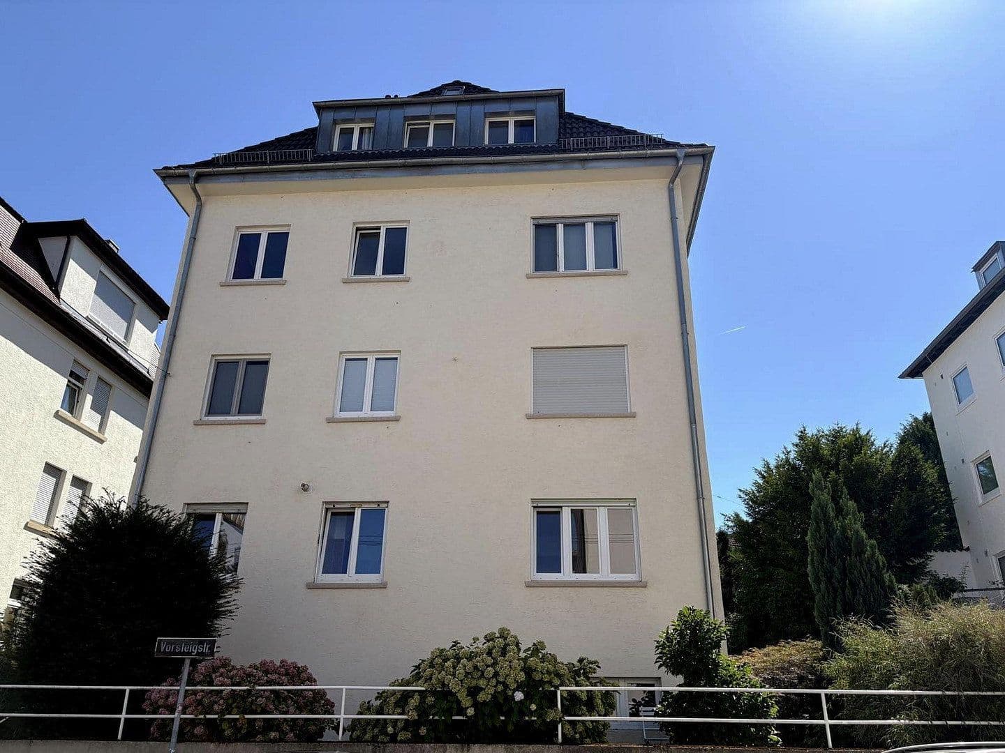 Predaj bytu 4-izbový 93 m², Stuttgart, Bádensko-Wurttembersko Predaj bytu 4-izbový 93 m², Stuttgart, Bádensko-Wurttembersko