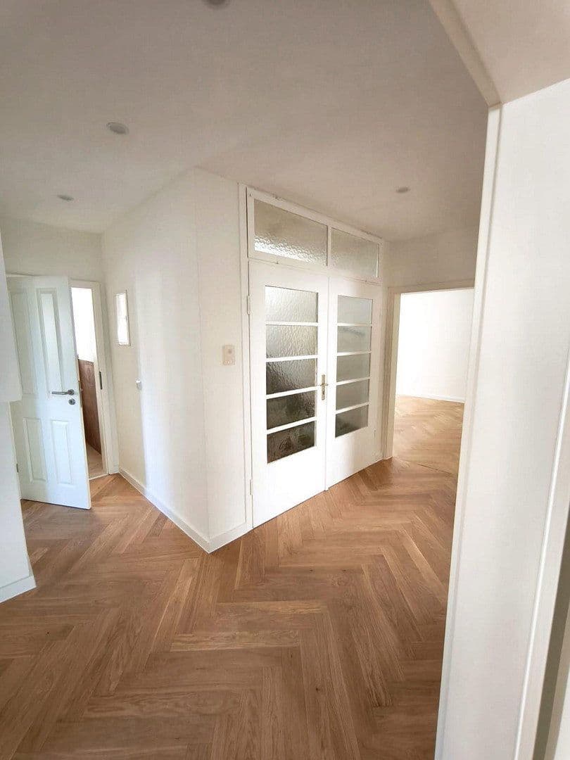 Predaj bytu 4-izbový 93 m², Stuttgart, Bádensko-Wurttembersko Predaj bytu 4-izbový 93 m², Stuttgart, Bádensko-Wurttembersko