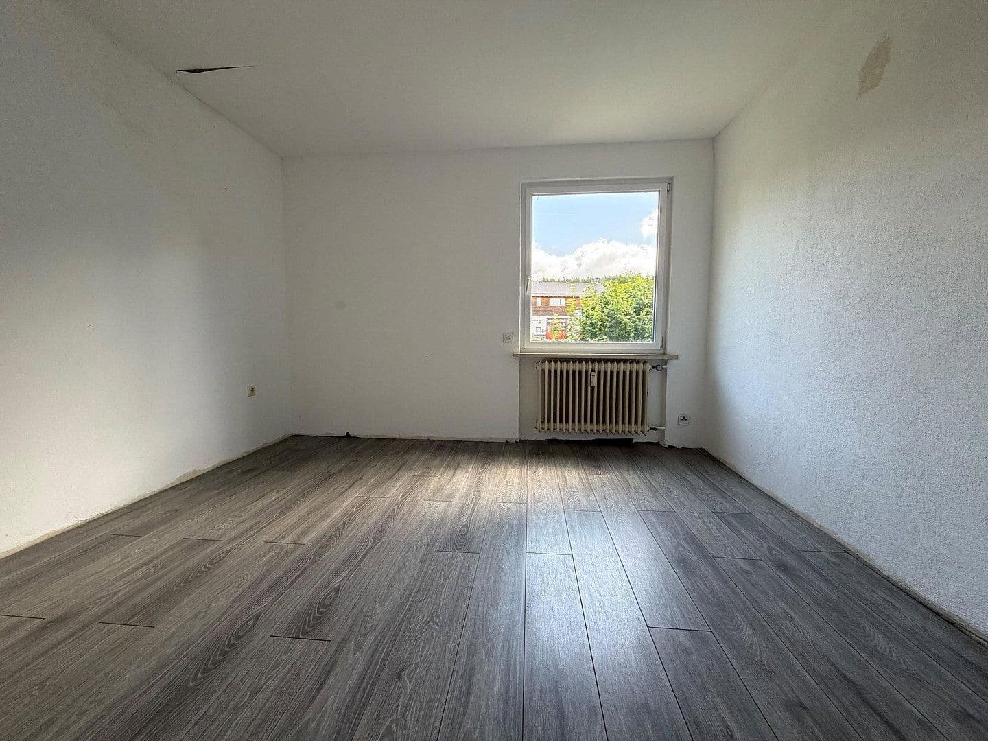 Predaj domu 275 m², pozemok 1.037 m², Bärnreuth 33, Bad Berneck im Fichtelgebirge, Bavorsko Predaj domu 275 m², pozemok 1.037 m², Bärnreuth 33, Bad Berneck im Fichtelgebirge, Bavorsko
