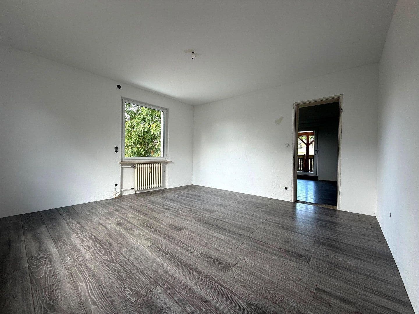 Predaj domu 275 m², pozemok 1.037 m², Bärnreuth 33, Bad Berneck im Fichtelgebirge, Bavorsko Predaj domu 275 m², pozemok 1.037 m², Bärnreuth 33, Bad Berneck im Fichtelgebirge, Bavorsko
