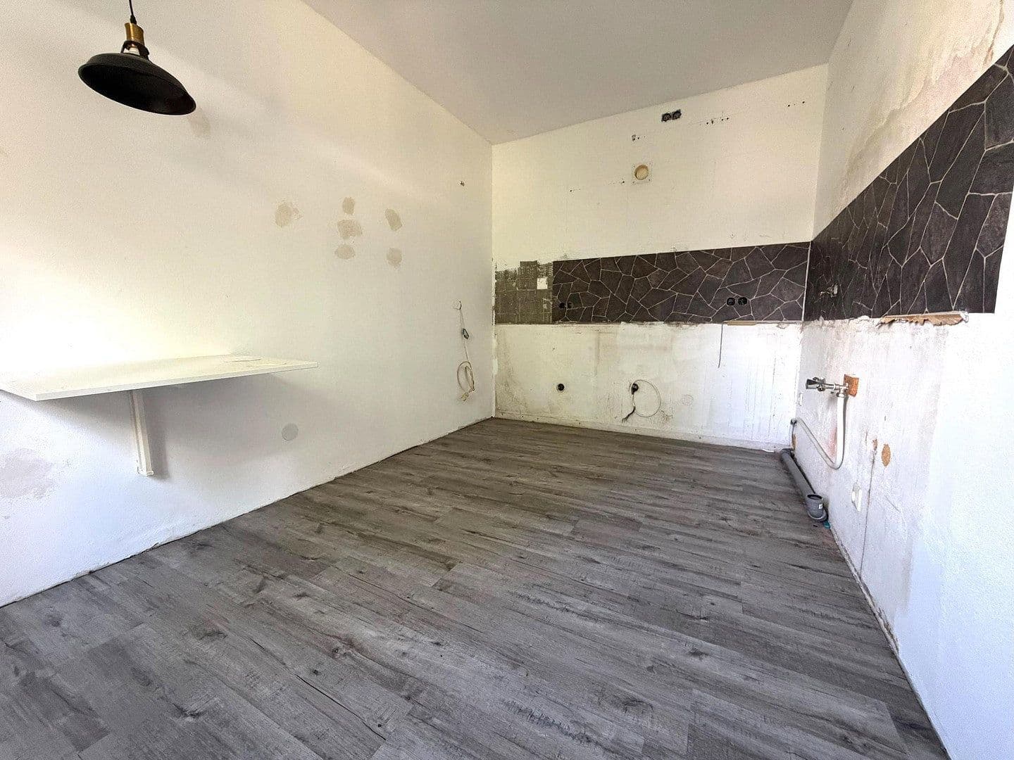Predaj domu 275 m², pozemok 1.037 m², Bärnreuth 33, Bad Berneck im Fichtelgebirge, Bavorsko Predaj domu 275 m², pozemok 1.037 m², Bärnreuth 33, Bad Berneck im Fichtelgebirge, Bavorsko