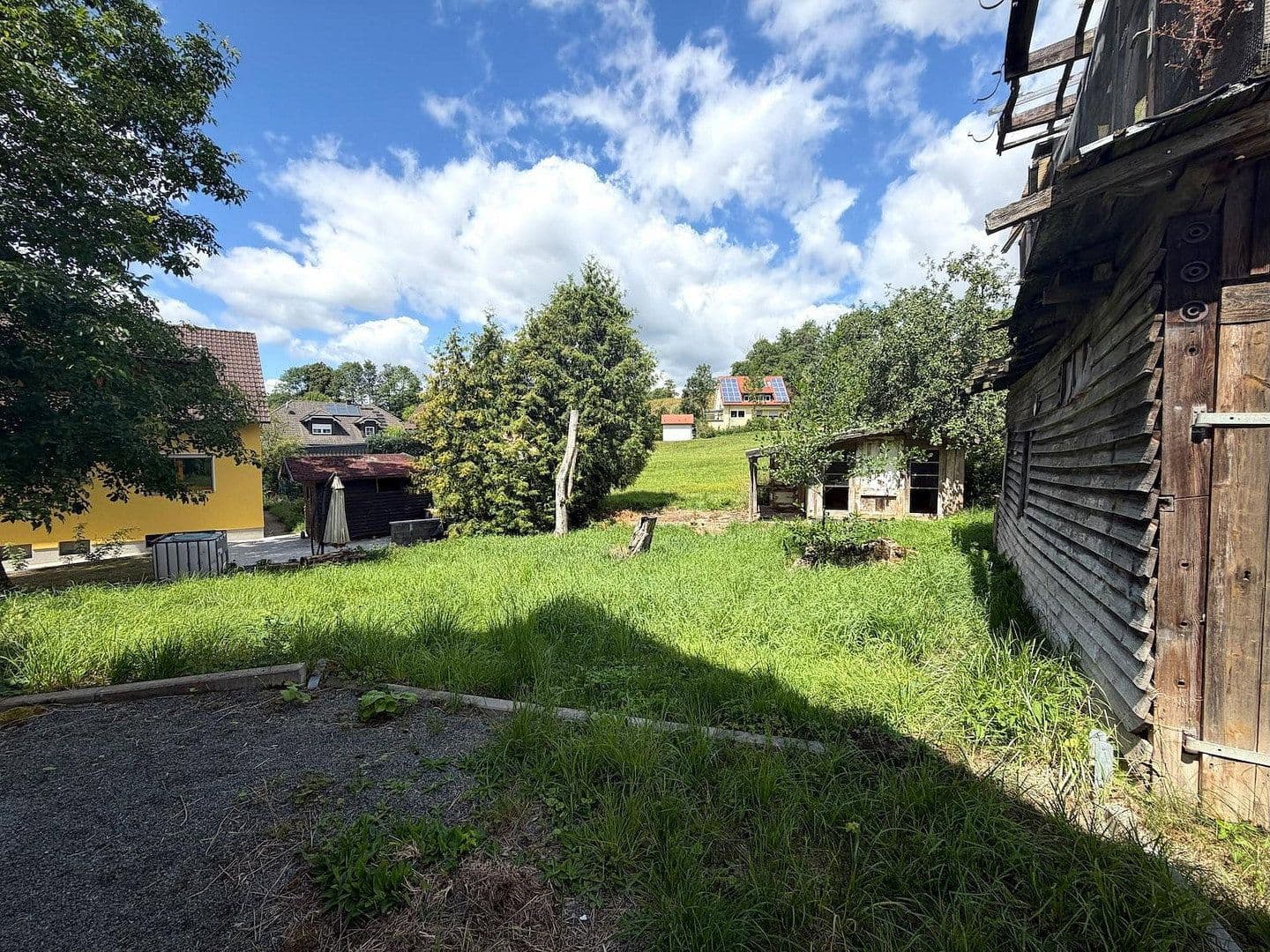 Predaj domu 275 m², pozemok 1.037 m², Bärnreuth 33, Bad Berneck im Fichtelgebirge, Bavorsko Predaj domu 275 m², pozemok 1.037 m², Bärnreuth 33, Bad Berneck im Fichtelgebirge, Bavorsko