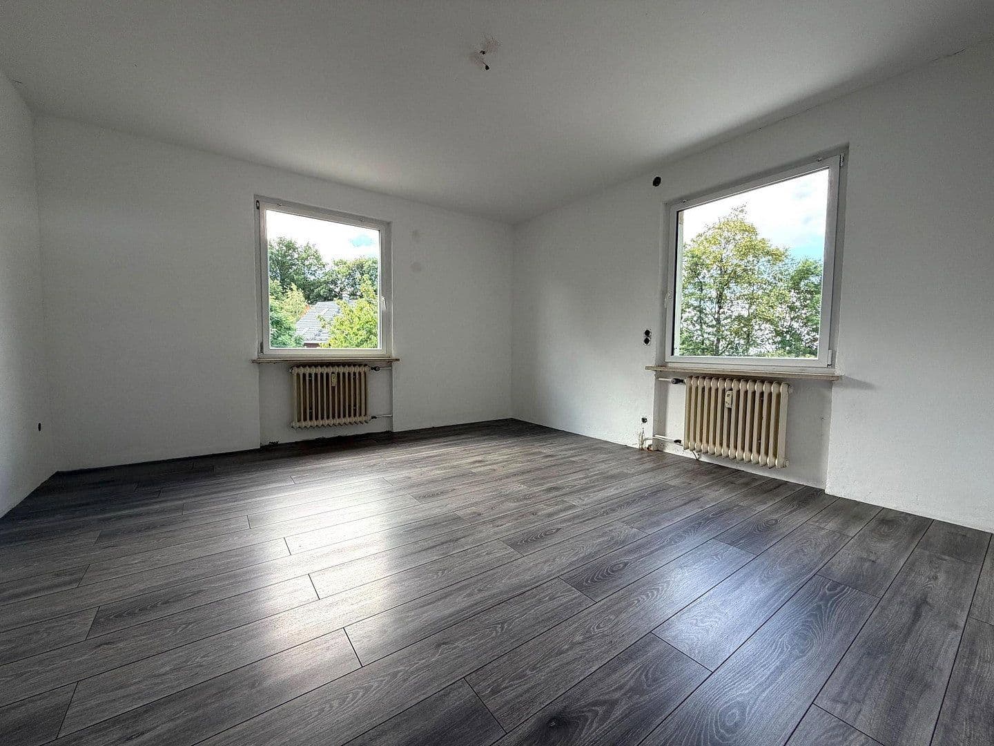 Predaj domu 275 m², pozemok 1.037 m², Bärnreuth 33, Bad Berneck im Fichtelgebirge, Bavorsko Predaj domu 275 m², pozemok 1.037 m², Bärnreuth 33, Bad Berneck im Fichtelgebirge, Bavorsko