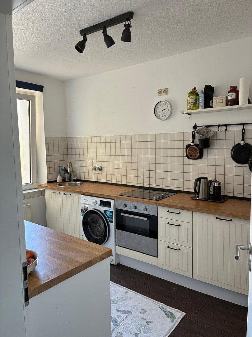 Prenájom bytu 3-izbový 80 m², Almastr. 11, Essen, Severné Porýnie - Westfálsko Prenájom bytu 3-izbový 80 m², Almastr. 11, Essen, Severné Porýnie - Westfálsko