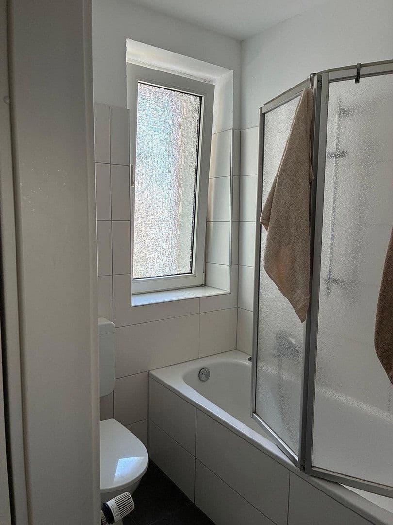 Prenájom bytu 3-izbový 80 m², Almastr. 11, Essen, Severné Porýnie - Westfálsko Prenájom bytu 3-izbový 80 m², Almastr. 11, Essen, Severné Porýnie - Westfálsko