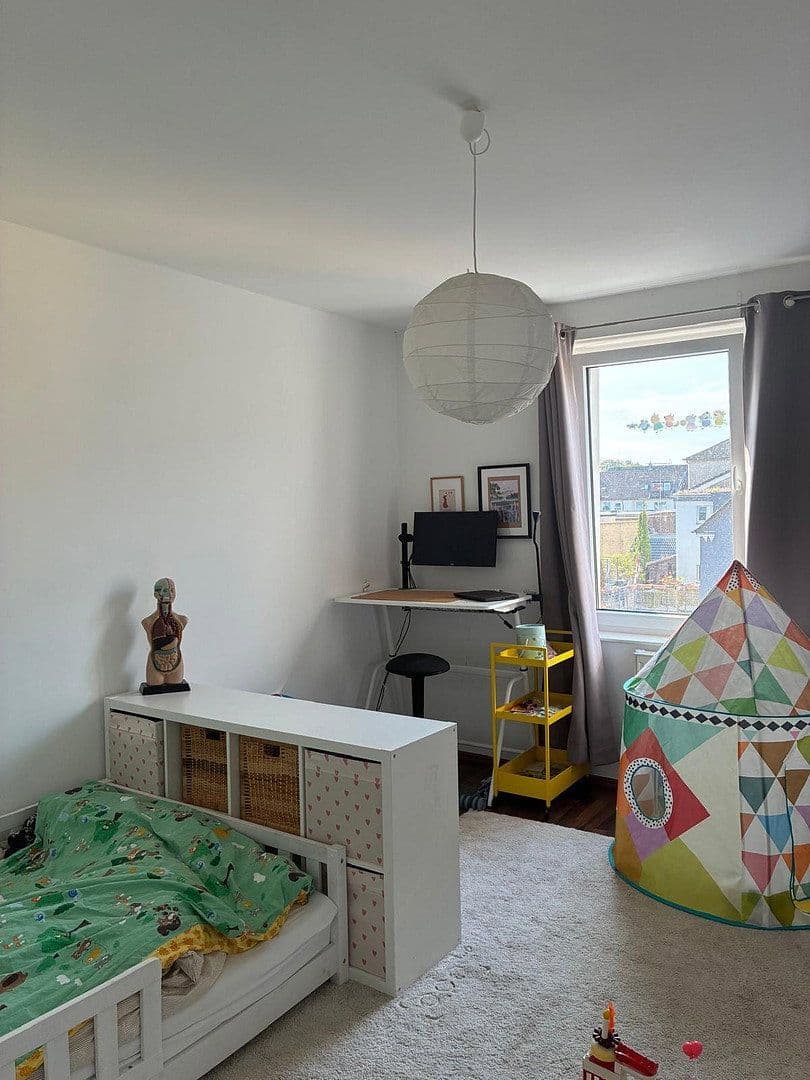 Prenájom bytu 3-izbový 80 m², Almastr. 11, Essen, Severné Porýnie - Westfálsko Prenájom bytu 3-izbový 80 m², Almastr. 11, Essen, Severné Porýnie - Westfálsko