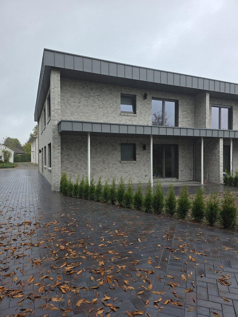 Prenájom bytu 3-izbový 106 m², Cloppenburg, Dolné Sasko Prenájom bytu 3-izbový 106 m², Cloppenburg, Dolné Sasko