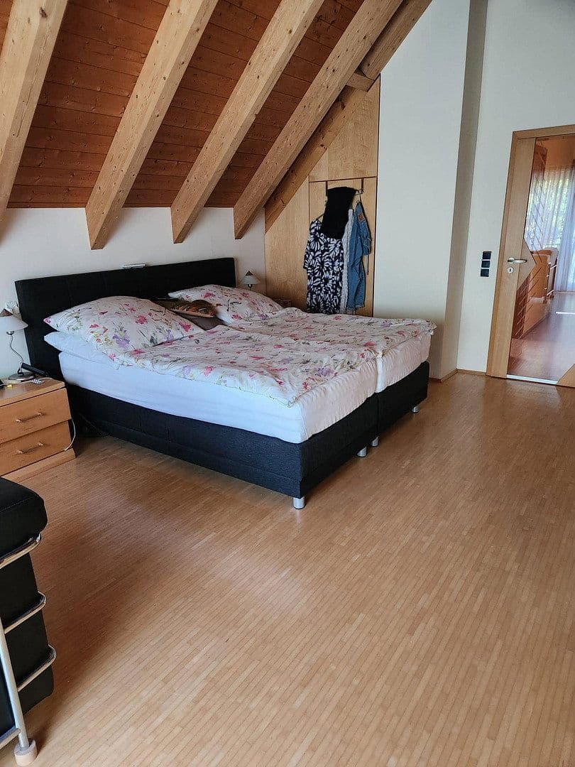 Prenájom domu 110 m², pozemok 400 m², Mühlbachstr., 14/b, Ebermannstadt, Bavorsko Prenájom domu 110 m², pozemok 400 m², Mühlbachstr., 14/b, Ebermannstadt, Bavorsko