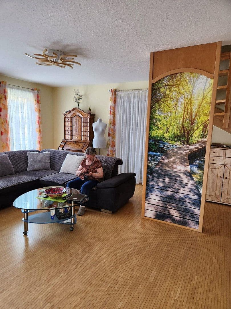Prenájom domu 110 m², pozemok 400 m², Mühlbachstr., 14/b, Ebermannstadt, Bavorsko Prenájom domu 110 m², pozemok 400 m², Mühlbachstr., 14/b, Ebermannstadt, Bavorsko