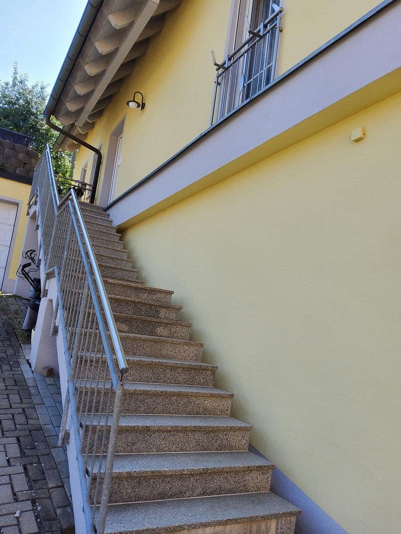 Prenájom domu 110 m², pozemok 400 m², Mühlbachstr., 14/b, Ebermannstadt, Bavorsko Prenájom domu 110 m², pozemok 400 m², Mühlbachstr., 14/b, Ebermannstadt, Bavorsko