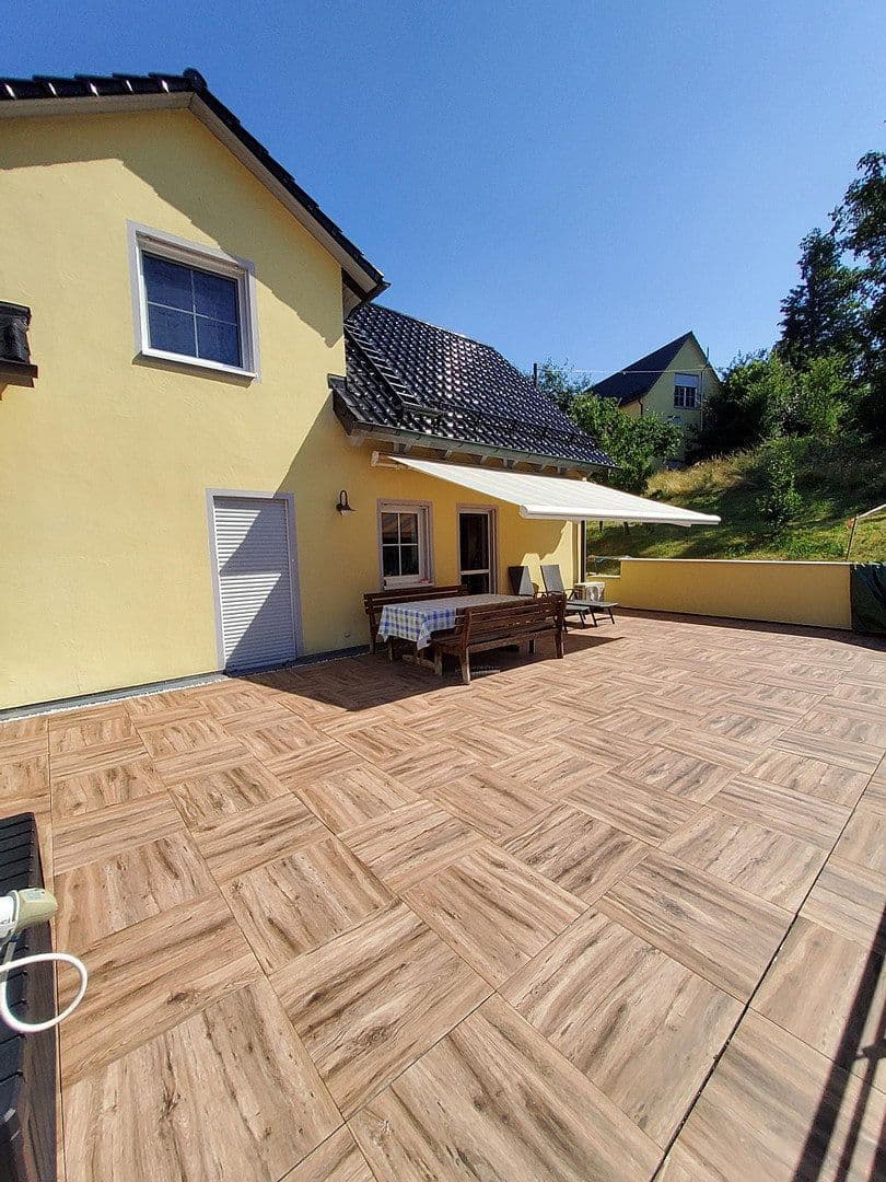 Prenájom domu 110 m², pozemok 400 m², Mühlbachstr., 14/b, Ebermannstadt, Bavorsko Prenájom domu 110 m², pozemok 400 m², Mühlbachstr., 14/b, Ebermannstadt, Bavorsko