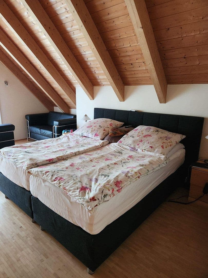 Prenájom domu 110 m², pozemok 400 m², Mühlbachstr., 14/b, Ebermannstadt, Bavorsko Prenájom domu 110 m², pozemok 400 m², Mühlbachstr., 14/b, Ebermannstadt, Bavorsko