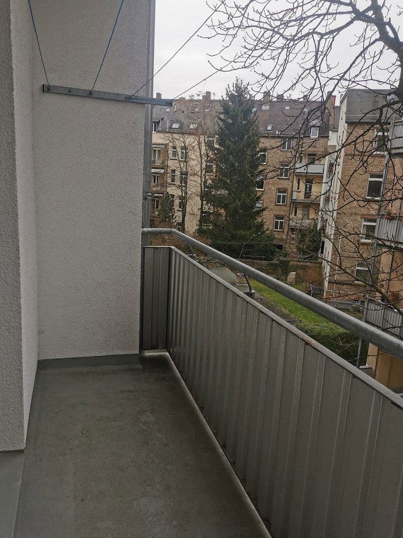 Prenájom bytu 3-izbový 78 m², Offenbach, Hesensko Prenájom bytu 3-izbový 78 m², Offenbach, Hesensko