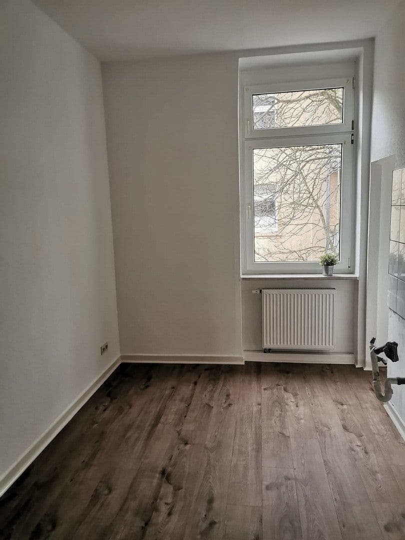 Prenájom bytu 3-izbový 78 m², Offenbach, Hesensko Prenájom bytu 3-izbový 78 m², Offenbach, Hesensko