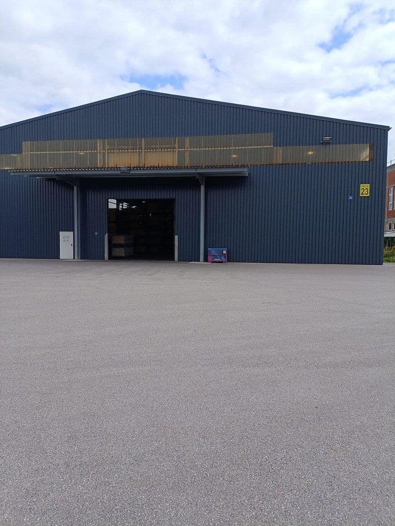 Prenájom nebytového priestoru 1.505 m², Im Gewerbepark 1, Hunderdorf, Bavorsko Prenájom nebytového priestoru 1.505 m², Im Gewerbepark 1, Hunderdorf, Bavorsko
