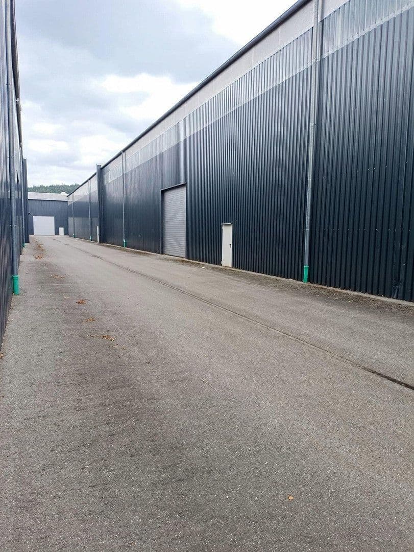 Prenájom nebytového priestoru 1.505 m², Im Gewerbepark 1, Hunderdorf, Bavorsko Prenájom nebytového priestoru 1.505 m², Im Gewerbepark 1, Hunderdorf, Bavorsko