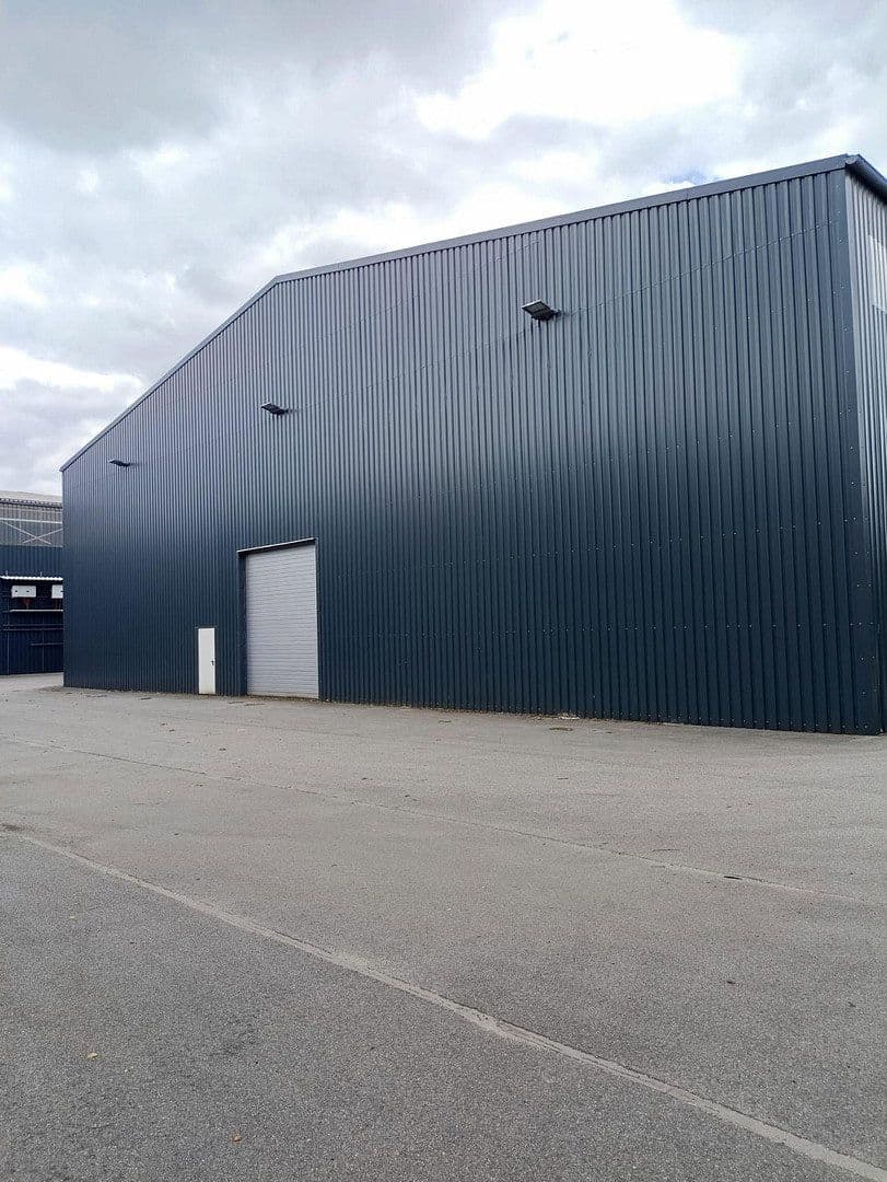 Prenájom nebytového priestoru 1.505 m², Im Gewerbepark 1, Hunderdorf, Bavorsko Prenájom nebytového priestoru 1.505 m², Im Gewerbepark 1, Hunderdorf, Bavorsko