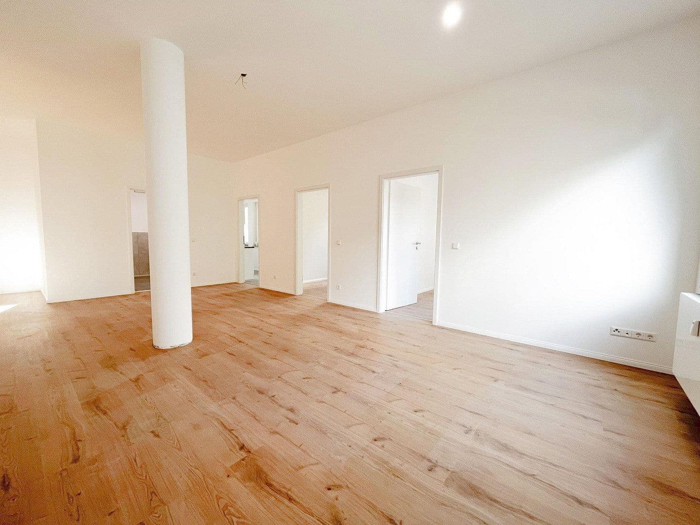 Prenájom bytu 4-izbový 95 m², Ilsfeld, Bádensko-Wurttembersko Prenájom bytu 4-izbový 95 m², Ilsfeld, Bádensko-Wurttembersko