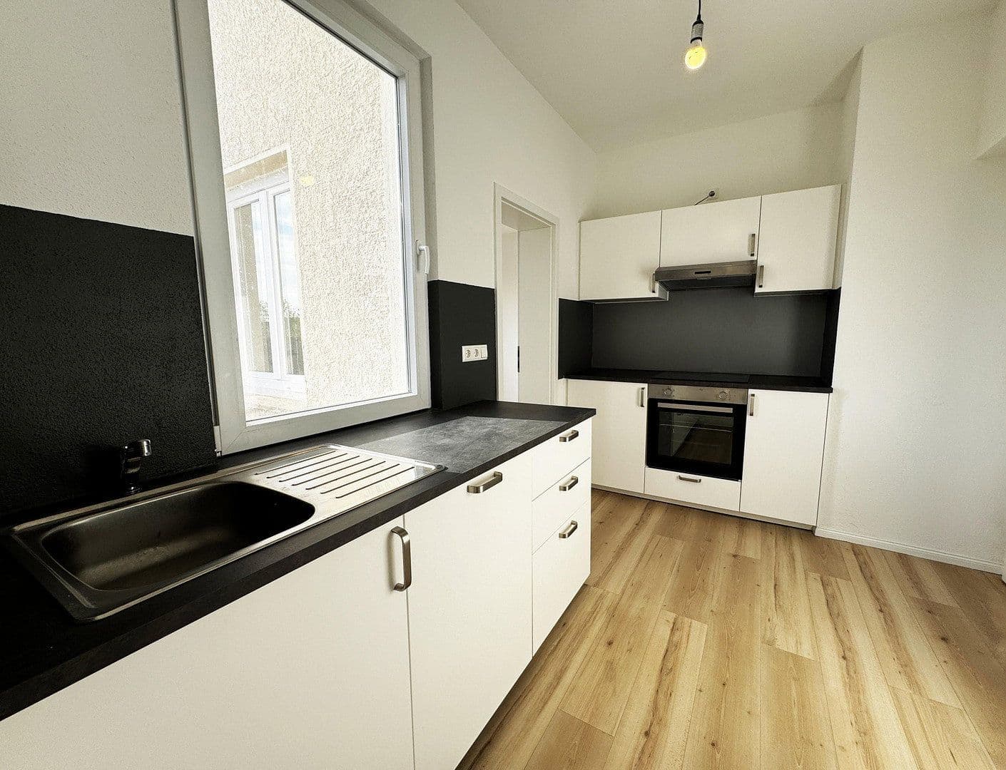 Prenájom bytu 4-izbový 83 m², Heilbronn, Bádensko-Wurttembersko Prenájom bytu 4-izbový 83 m², Heilbronn, Bádensko-Wurttembersko