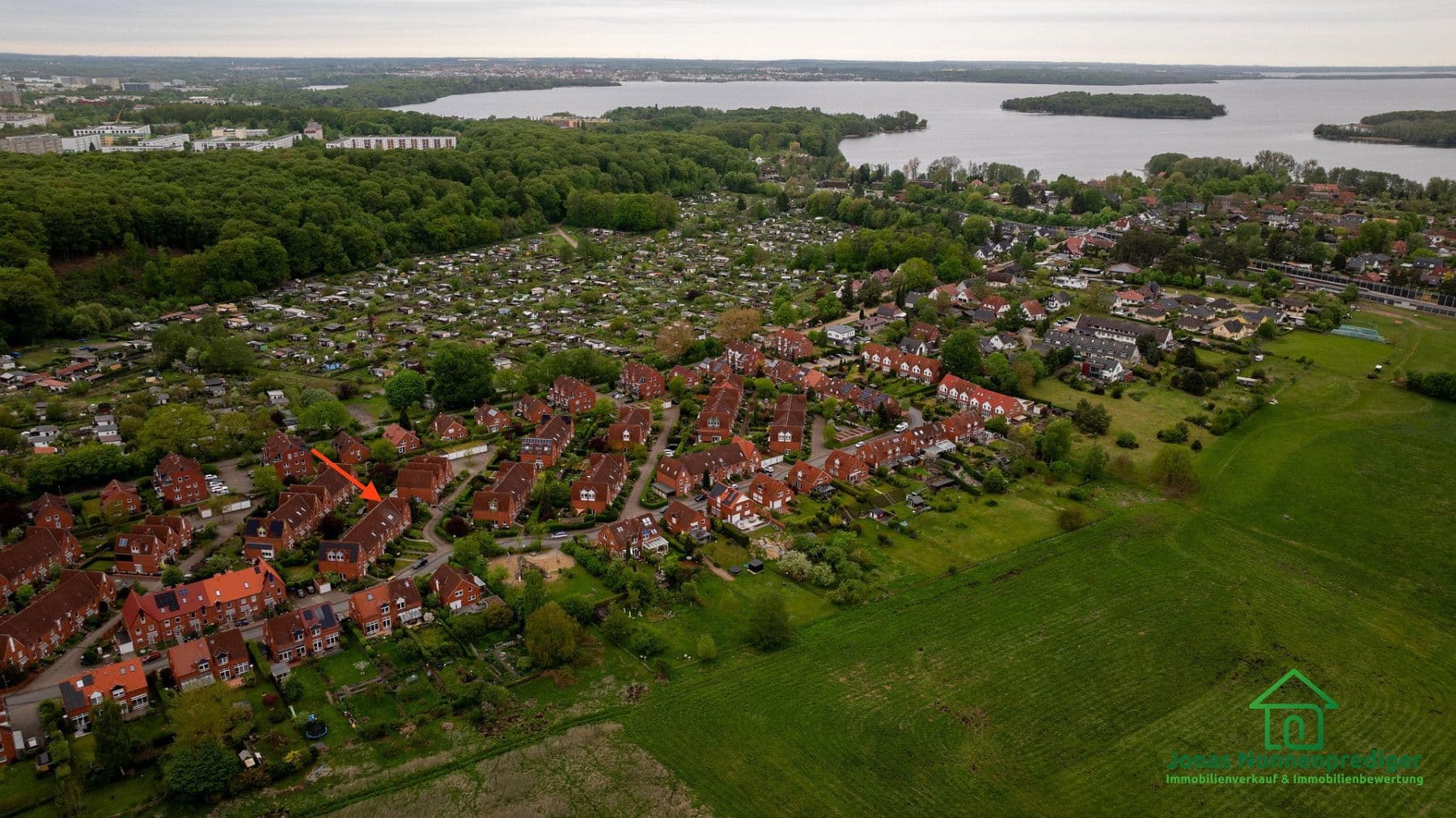 Predaj domu 151 m², pozemok 227 m², Nedderfeld 112, Schwerin, Meklenbursko-Predpomoransko Predaj domu 151 m², pozemok 227 m², Nedderfeld 112, Schwerin, Meklenbursko-Predpomoransko