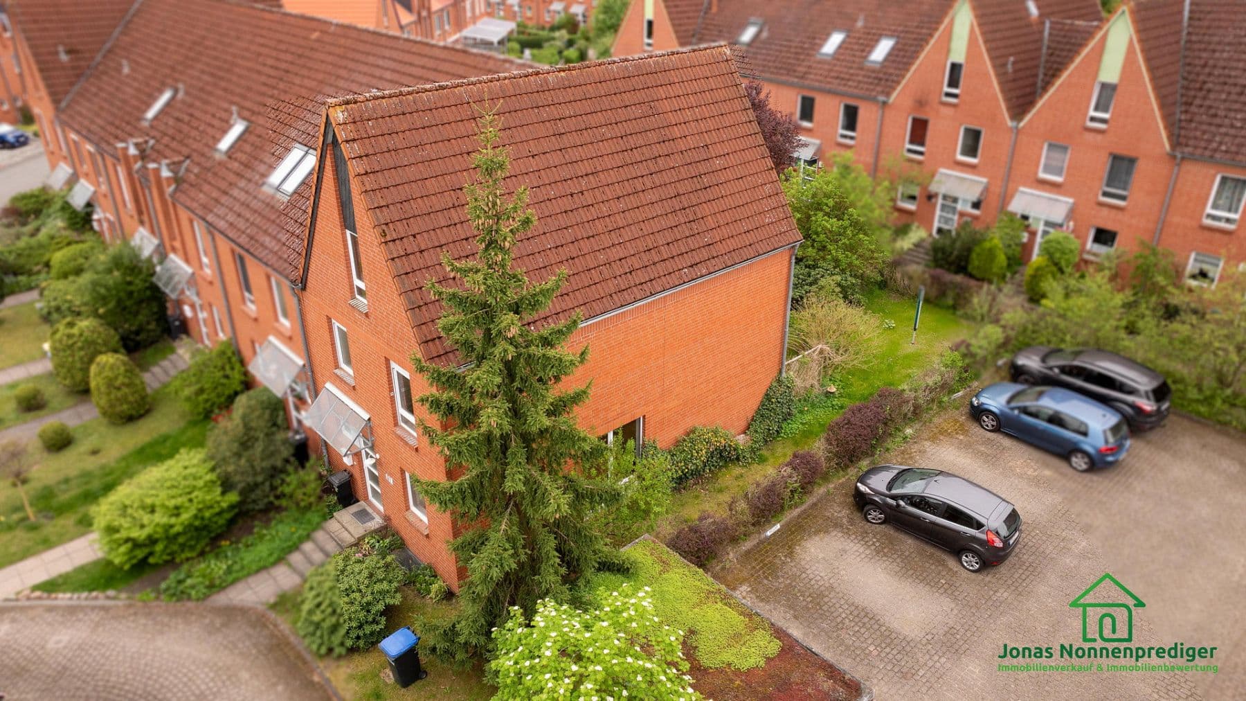 Predaj domu 151 m², pozemok 227 m², Nedderfeld 112, Schwerin, Meklenbursko-Predpomoransko Predaj domu 151 m², pozemok 227 m², Nedderfeld 112, Schwerin, Meklenbursko-Predpomoransko