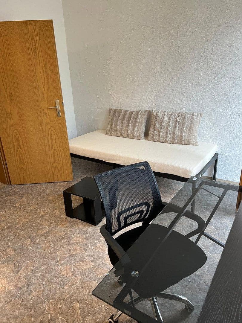 Prenájom bytu 1-izbový 28 m², Hüttendorfer Straße 4, Erlangen, Bavorsko Prenájom bytu 1-izbový 28 m², Hüttendorfer Straße 4, Erlangen, Bavorsko