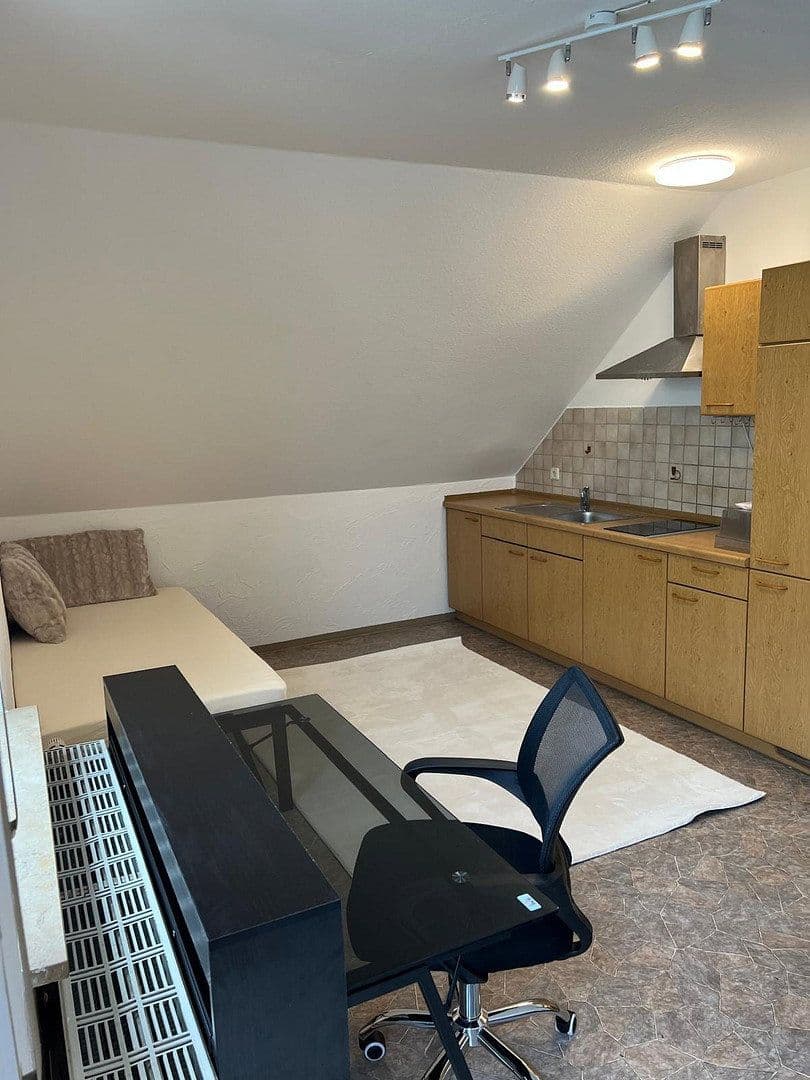 Prenájom bytu 1-izbový 28 m², Hüttendorfer Straße 4, Erlangen, Bavorsko Prenájom bytu 1-izbový 28 m², Hüttendorfer Straße 4, Erlangen, Bavorsko