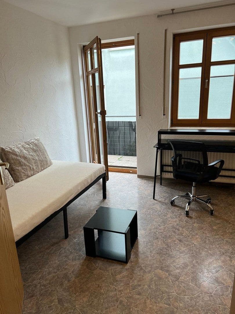 Prenájom bytu 1-izbový 28 m², Hüttendorfer Straße 4, Erlangen, Bavorsko Prenájom bytu 1-izbový 28 m², Hüttendorfer Straße 4, Erlangen, Bavorsko