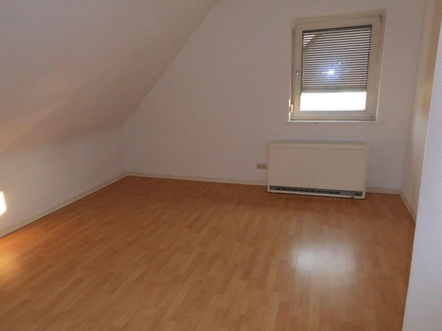 Prenájom bytu 2-izbový 45 m², Stuttgart, Bádensko-Wurttembersko Prenájom bytu 2-izbový 45 m², Stuttgart, Bádensko-Wurttembersko