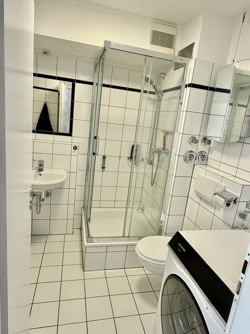 Predaj bytu 1-izbový 33 m², Rosmarinstr. 22, Düsseldorf, Severné Porýnie - Westfálsko Predaj bytu 1-izbový 33 m², Rosmarinstr. 22, Düsseldorf, Severné Porýnie - Westfálsko