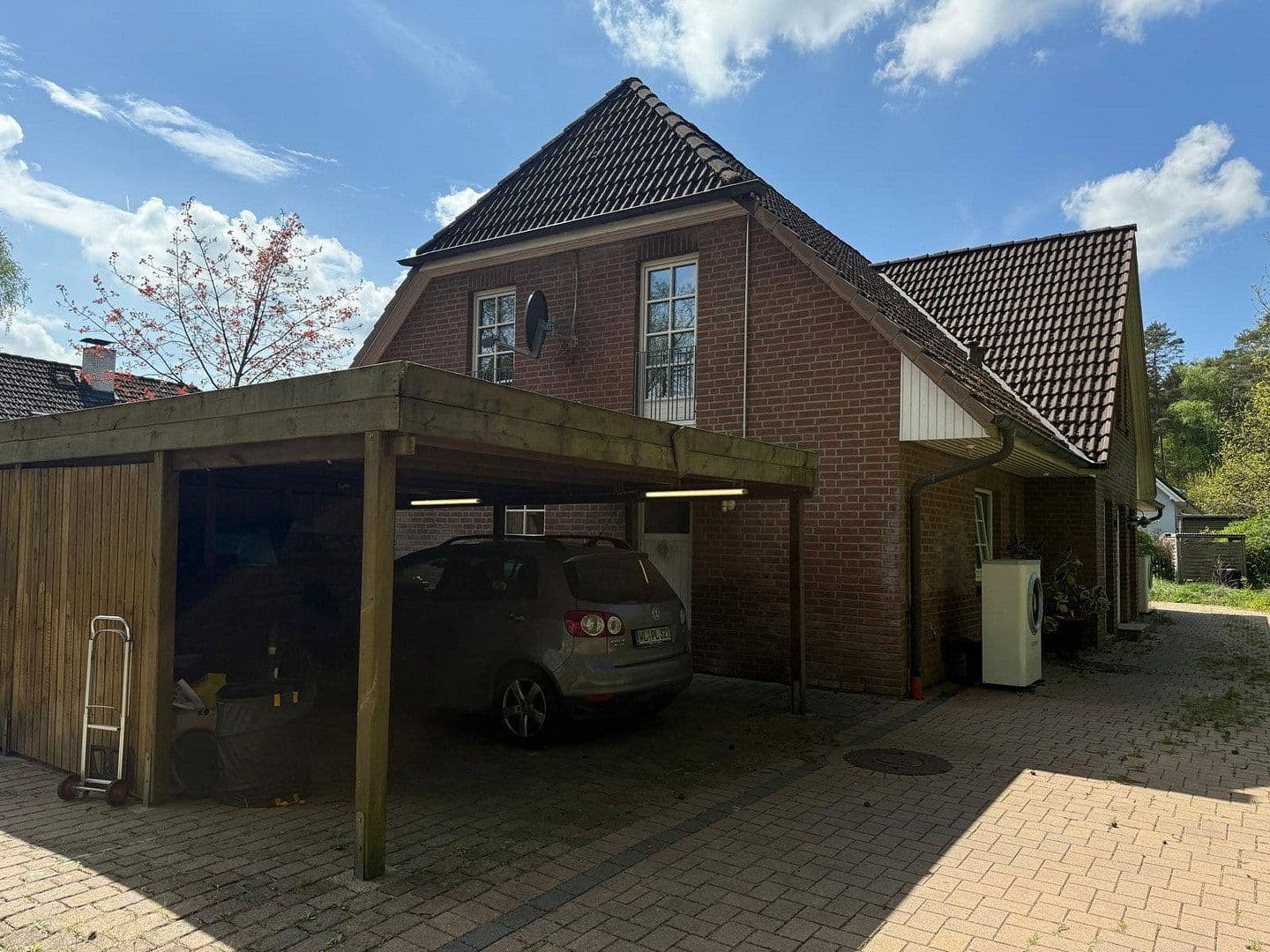 Predaj domu 282 m², pozemok 1.914 m², Handeloh, Dolné Sasko Predaj domu 282 m², pozemok 1.914 m², Handeloh, Dolné Sasko