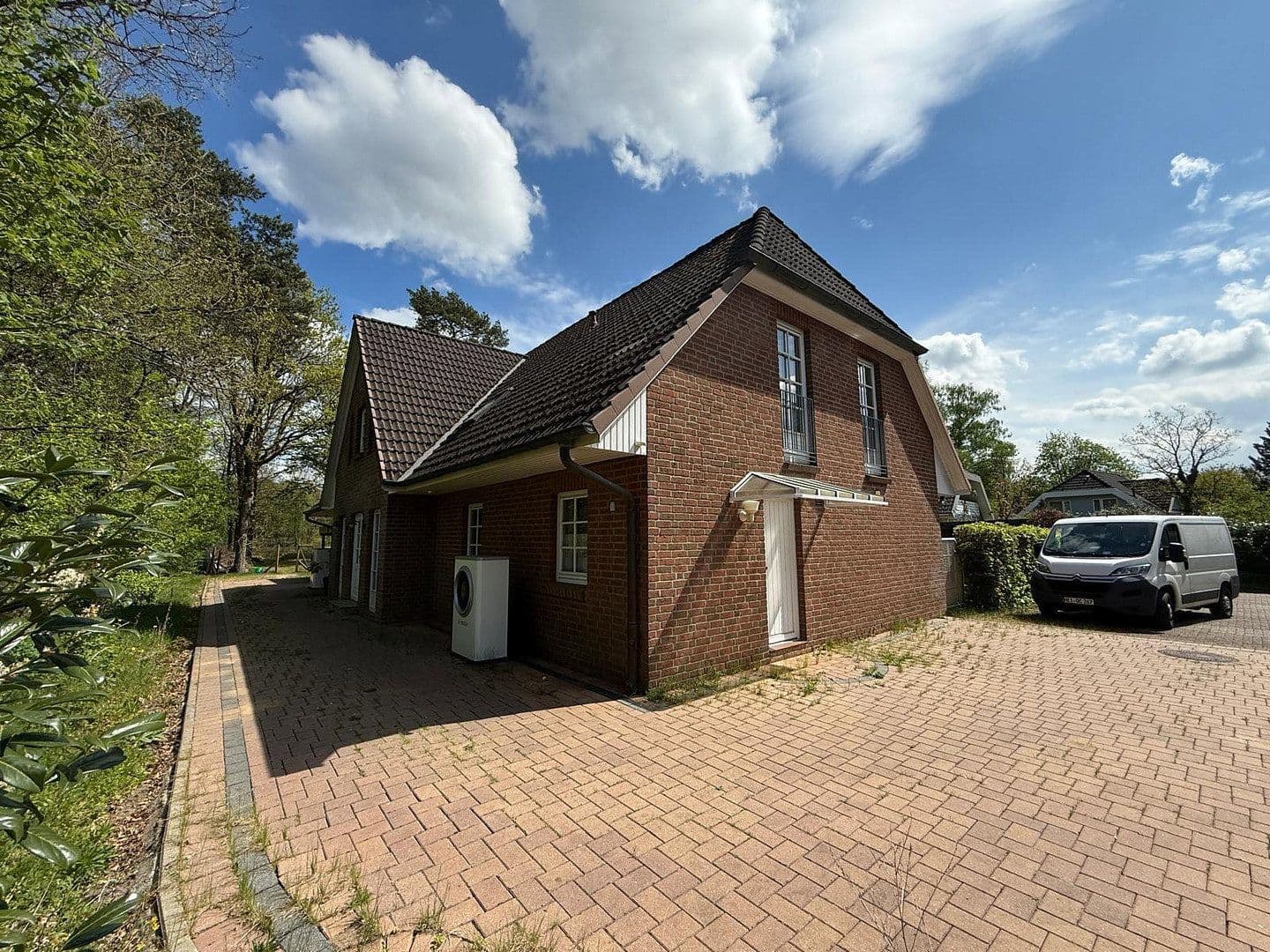 Predaj domu 282 m², pozemok 1.914 m², Handeloh, Dolné Sasko Predaj domu 282 m², pozemok 1.914 m², Handeloh, Dolné Sasko