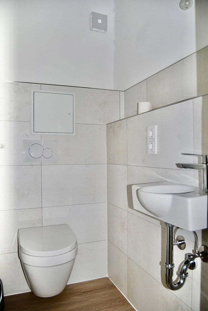 Prenájom bytu 3-izbový 81 m², Eisenacher Straße 4, Koblenz, Porýnie-Falcko Prenájom bytu 3-izbový 81 m², Eisenacher Straße 4, Koblenz, Porýnie-Falcko