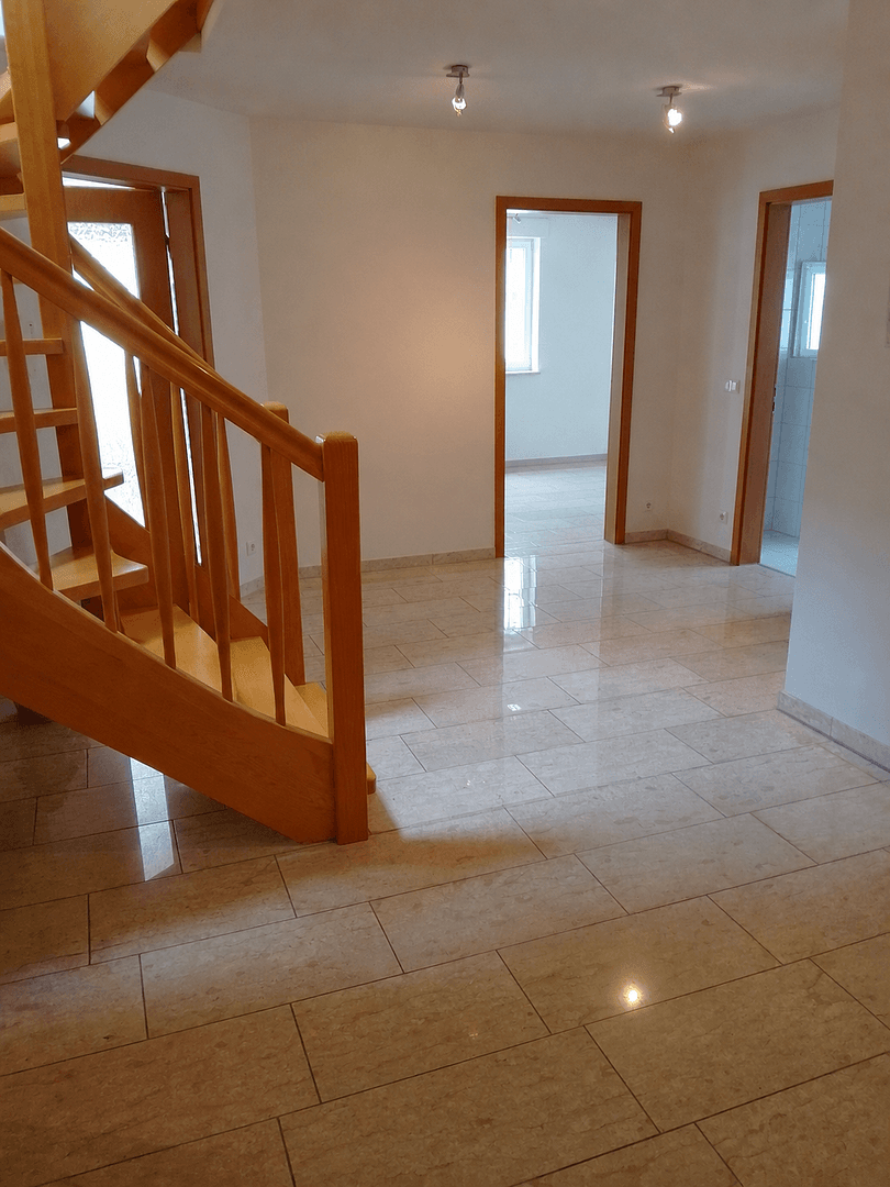 Prenájom bytu 5-izbový 120 m², Sickingenstraße 5, Magdeburg, Sasko-Anhaltsko Prenájom bytu 5-izbový 120 m², Sickingenstraße 5, Magdeburg, Sasko-Anhaltsko