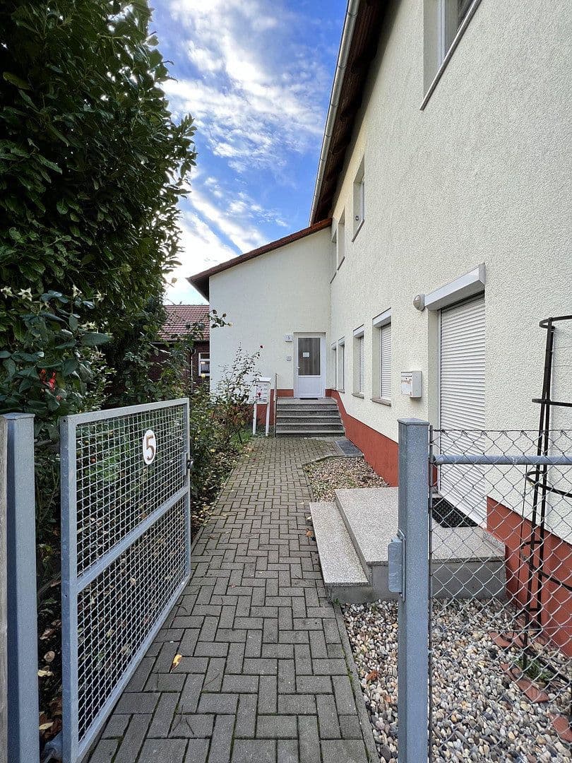 Prenájom bytu 5-izbový 120 m², Sickingenstraße 5, Magdeburg, Sasko-Anhaltsko Prenájom bytu 5-izbový 120 m², Sickingenstraße 5, Magdeburg, Sasko-Anhaltsko