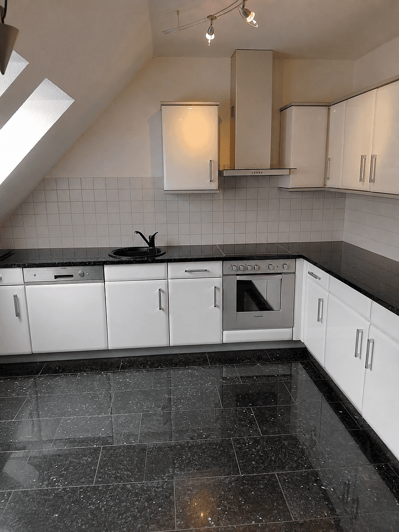 Prenájom bytu 5-izbový 120 m², Sickingenstraße 5, Magdeburg, Sasko-Anhaltsko Prenájom bytu 5-izbový 120 m², Sickingenstraße 5, Magdeburg, Sasko-Anhaltsko