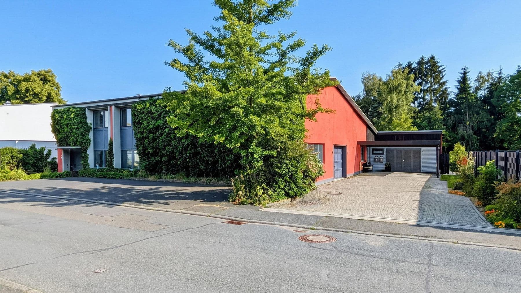 Predaj domu 291 m², pozemok 2.464 m², Daimlerstr. 14, Taunusstein, Hesensko Predaj domu 291 m², pozemok 2.464 m², Daimlerstr. 14, Taunusstein, Hesensko